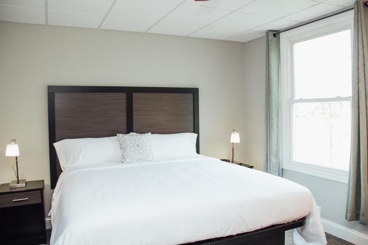 Country Squire Inn And Suites New Holland Exteriér fotografie