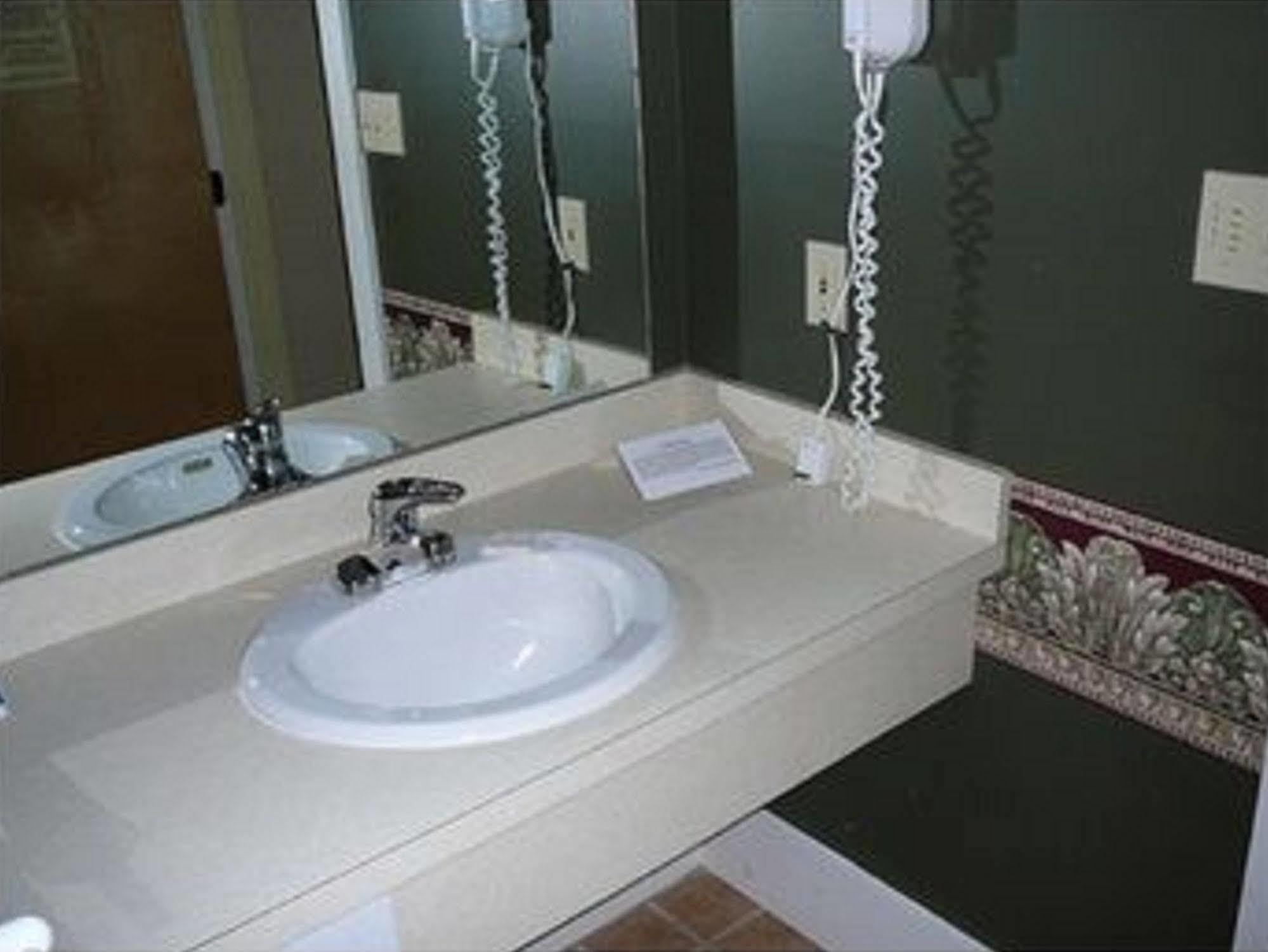 Country Squire Inn And Suites New Holland Exteriér fotografie